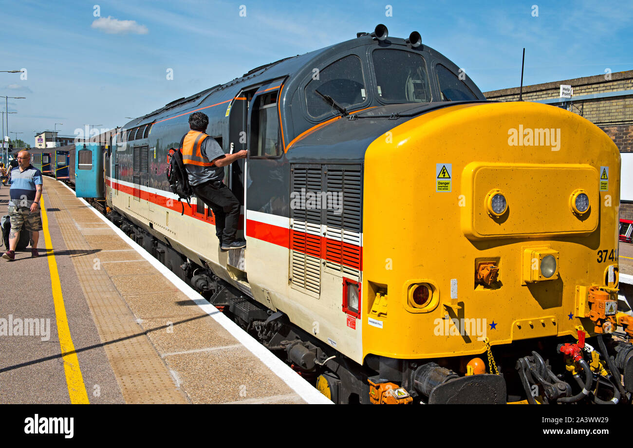 La gare de Great Yarmouth dans le Norfolk, Royaume-Uni. Dans la plate-forme est une locomotive diesel BR 37 de la classe qui a été utilisé sur les trains de Norwich jusqu'en 2019. Banque D'Images