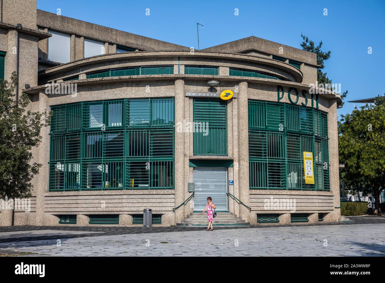Bureau de poste art déco de VICHY CONSTRUIT EN 1935 PAR L'architecte Léon  AZEMA, UN DES CONCEPTEURS DE LA PALAIS DE CHAILLOT À PARIS, VICHY, allier,  AUVERGNE-RHONE-ALPES, FRANCE Photo Stock - Alamy
