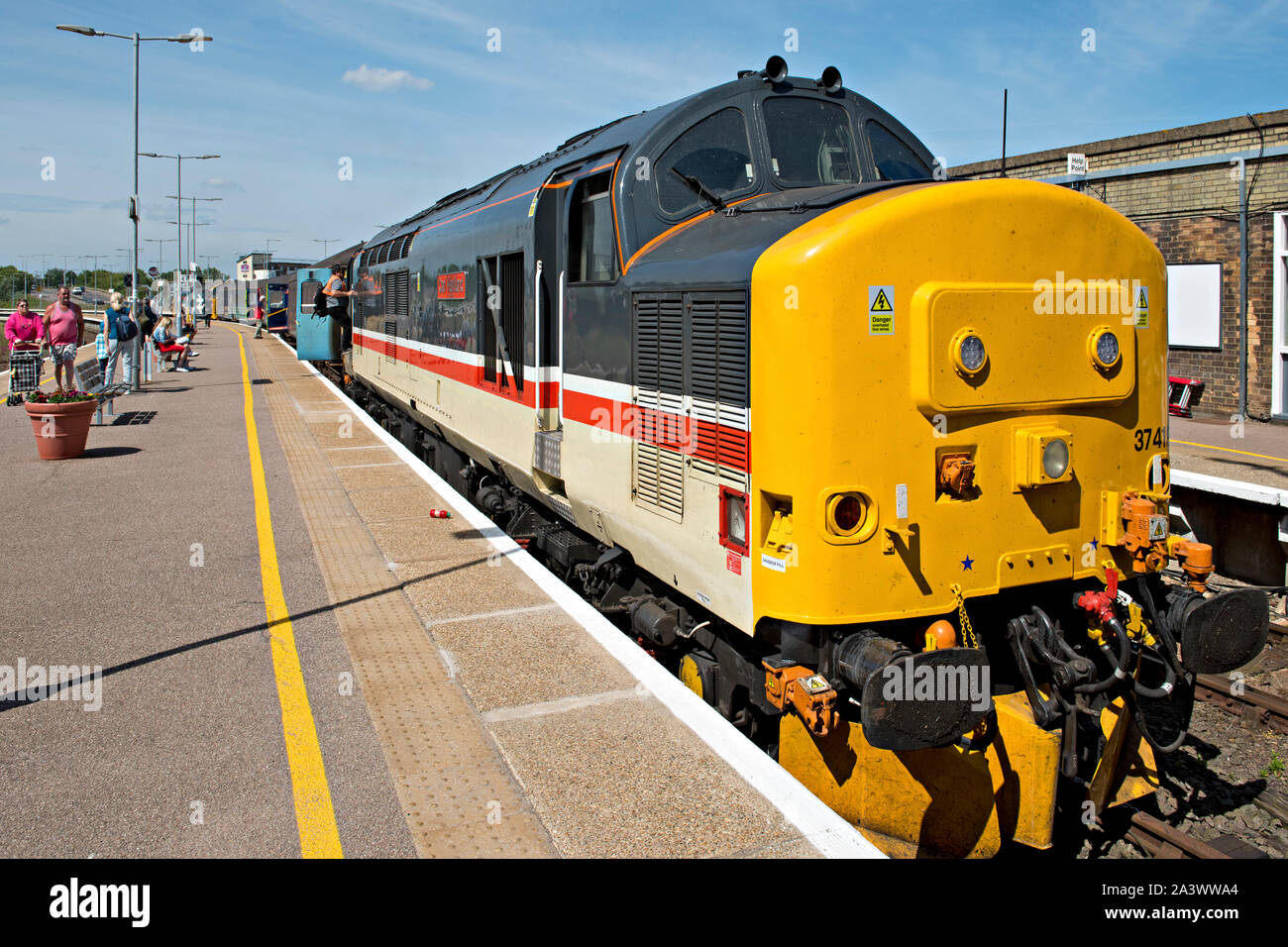 La gare de Great Yarmouth dans le Norfolk, Royaume-Uni. Dans la plate-forme est une locomotive diesel BR 37 de la classe qui a été utilisé sur les trains de Norwich jusqu'en 2019. Banque D'Images