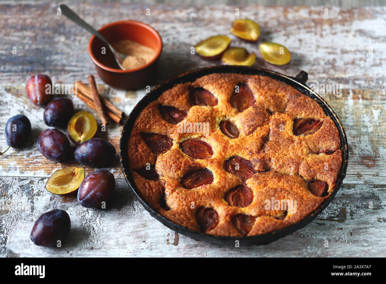 Tarte Aux Prunes Maison Tarte Aux Prunes D Automne New York Times Recette Gateau Aux Prunes Photo Stock Alamy