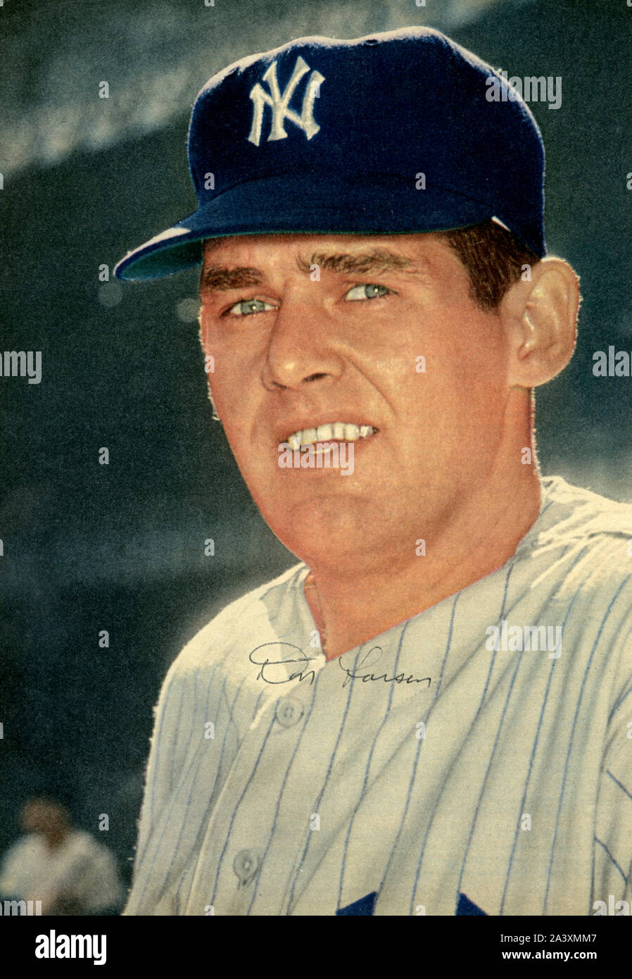 Ère classique des années 50 couleur magazine photo autographiée de joueur étoile Don Larsen avec les Yankees de New York. Larsen est le seul lanceur de ligue majeure à une hauteur sans coup dans la Série mondiale contre les Dodgers de Brooklyn en 1956. Banque D'Images