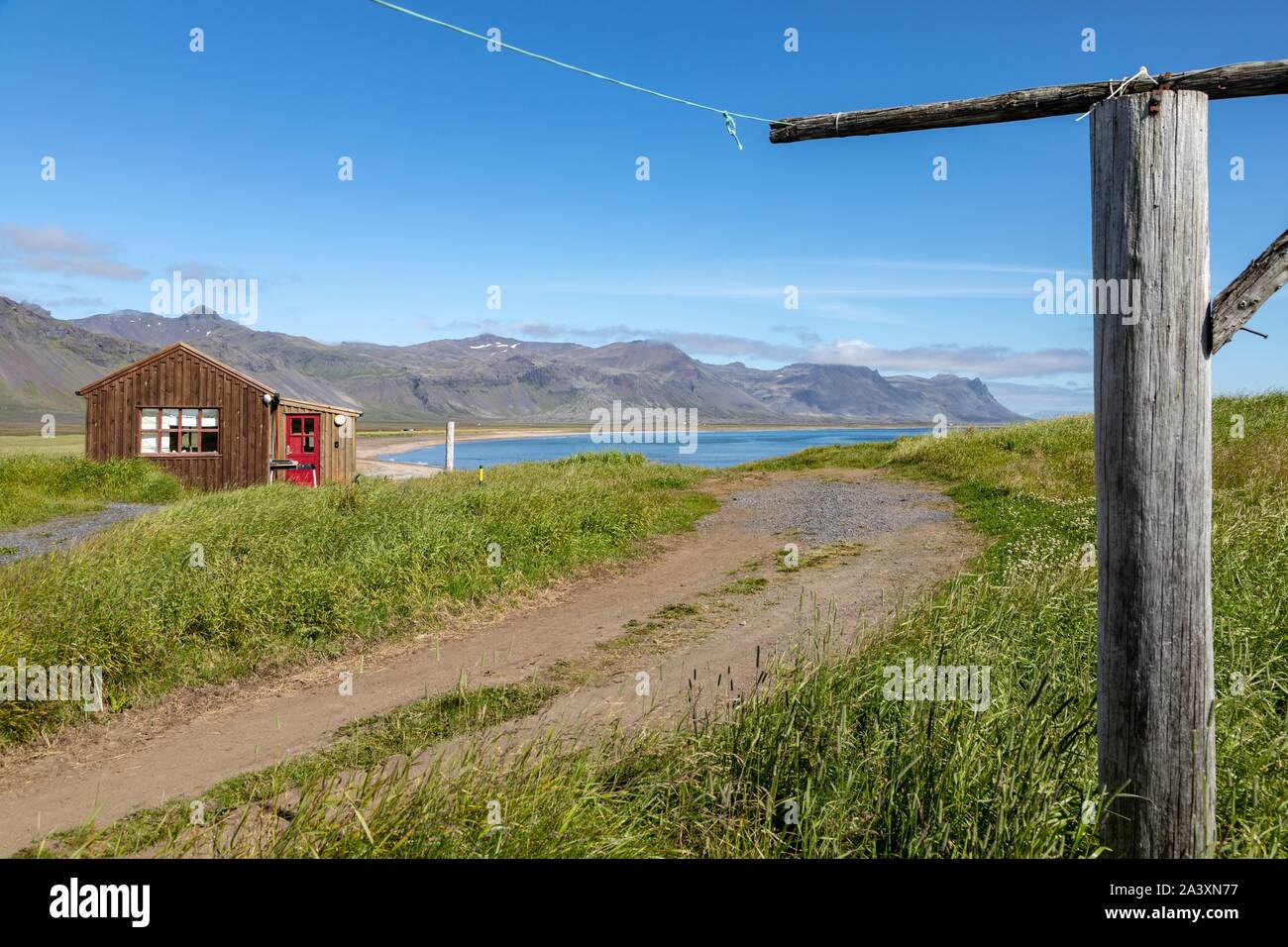 Petite maison TYPIQUE DE LA PÉNINSULE VOLCANIQUE, GRUNDARFJORDUR, péninsule de SNAEFFELSNES, BUDIR, ISLANDE Banque D'Images