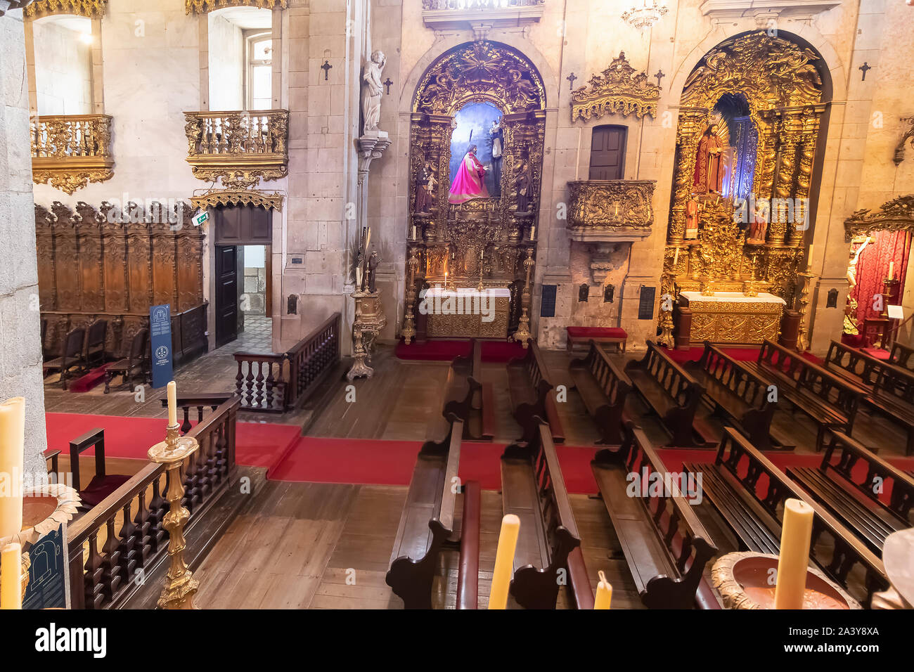 Porto, Portugal - 15 juillet 2019 : voir à partir de la chaire de l'église de Senhor dos Passos du Troisième Ordre vénérable de Nossa Senhora do Carmo (Igreja do Location Banque D'Images