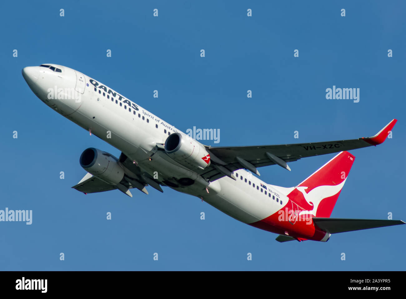 Qantas, Boeing 737, au décollage, à l'Aéroport International d'Auckland Banque D'Images