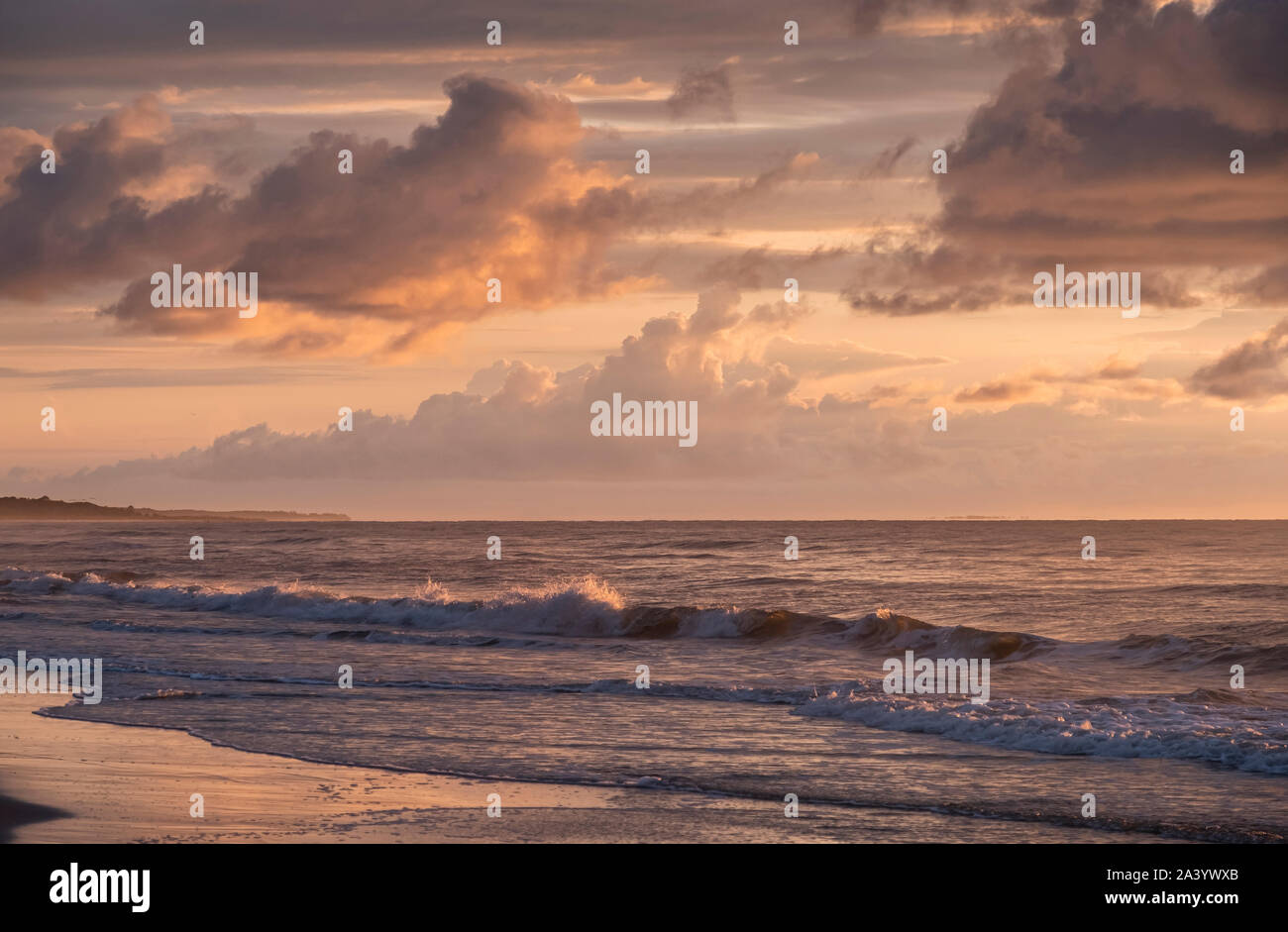 Plage au coucher du soleil Banque D'Images
