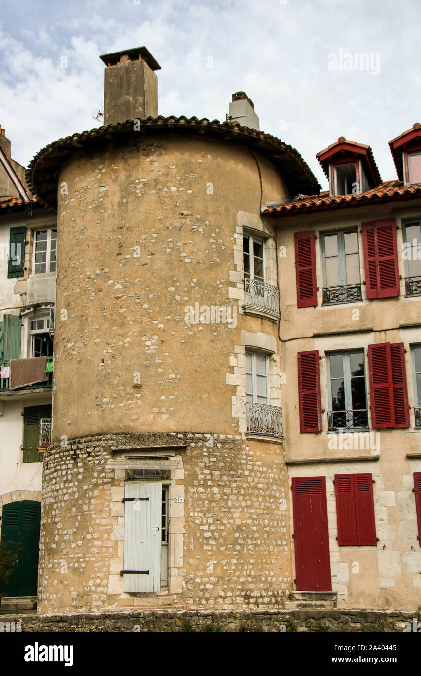 À Bayonne, FRANCE - LE 08/28/2017 - le centre hstorical de la ville basque de Bayone, en Aquitaine, France Banque D'Images