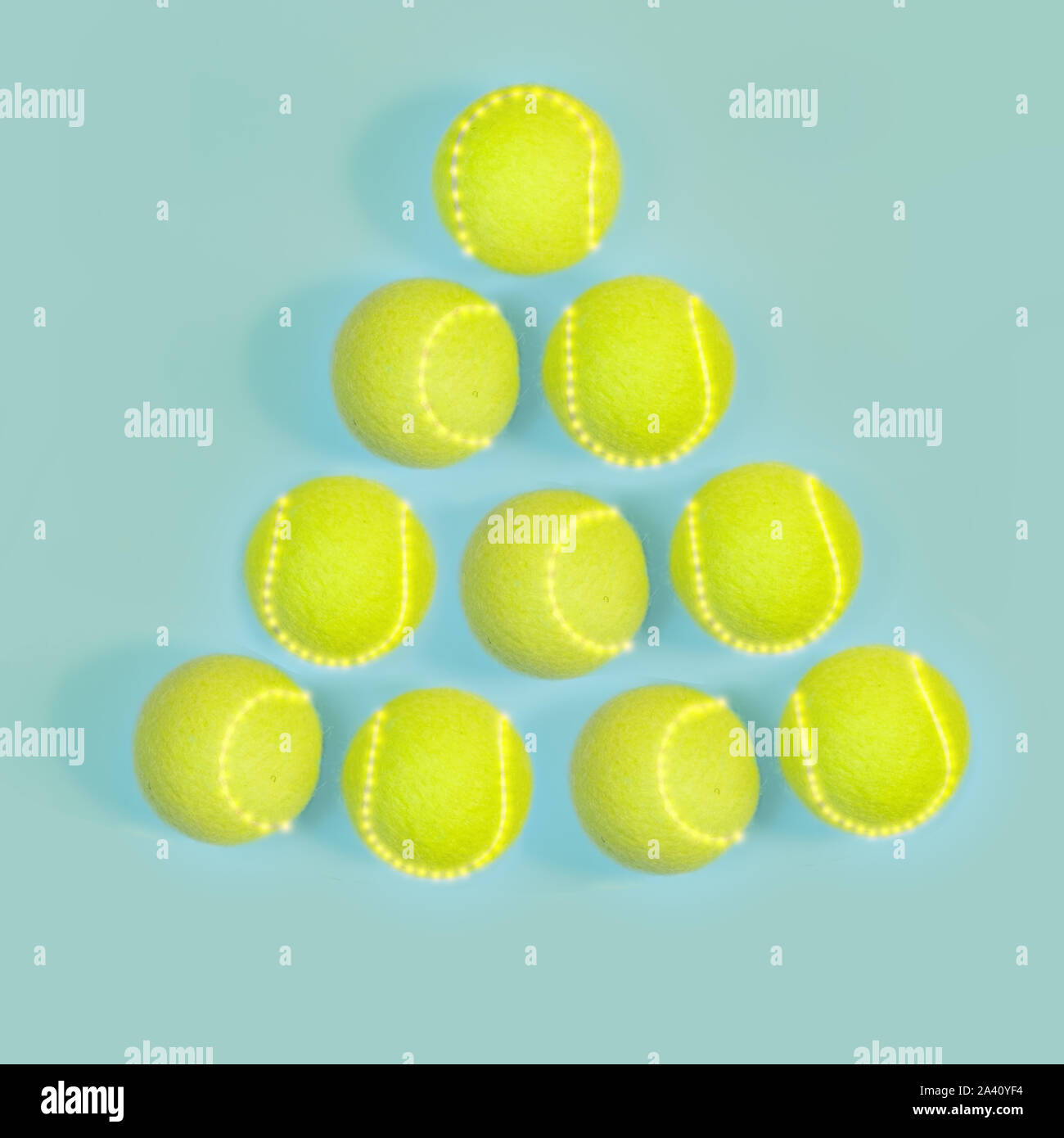 Noël et Nouvel an concept avec balles de ping pong vue du dessus. Banque D'Images