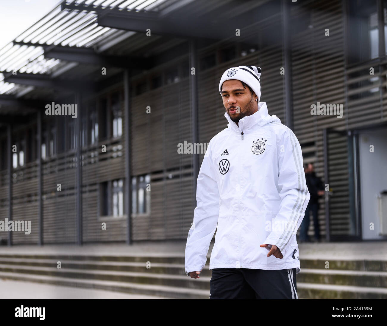 Dortmund, Allemagne. Oct 11, 2019. Serge Gnabry (Allemagne) vient à la  formation. GES/football/formation de l'équipe nationale allemande de  Dortmund, 11.10.2019 Football/soccer : session de formation de l'équipe d' Allemagne, Dortmund, Octobre 11, 2019