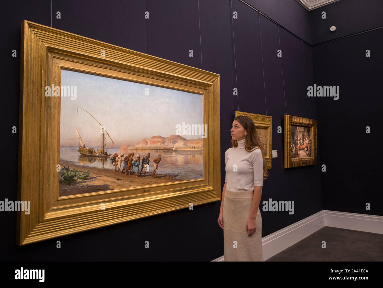 Sotheby's, New Bond Street, London, UK. 11 octobre 2019. Sotheby's et orientaliste Middle Eastern Semaine englobe les œuvres importantes du Najd Collection, le Shakerine collecte, l'art du 20e siècle et du Moyen Orient, et arts du monde islamique avant que les ventes sur les 22 et 23 octobre. Frederick Arthur Bridgman : Image. Le remorquage sur le Nil, estimation £700 000. Credit : Malcolm Park/Alamy Live News. Banque D'Images