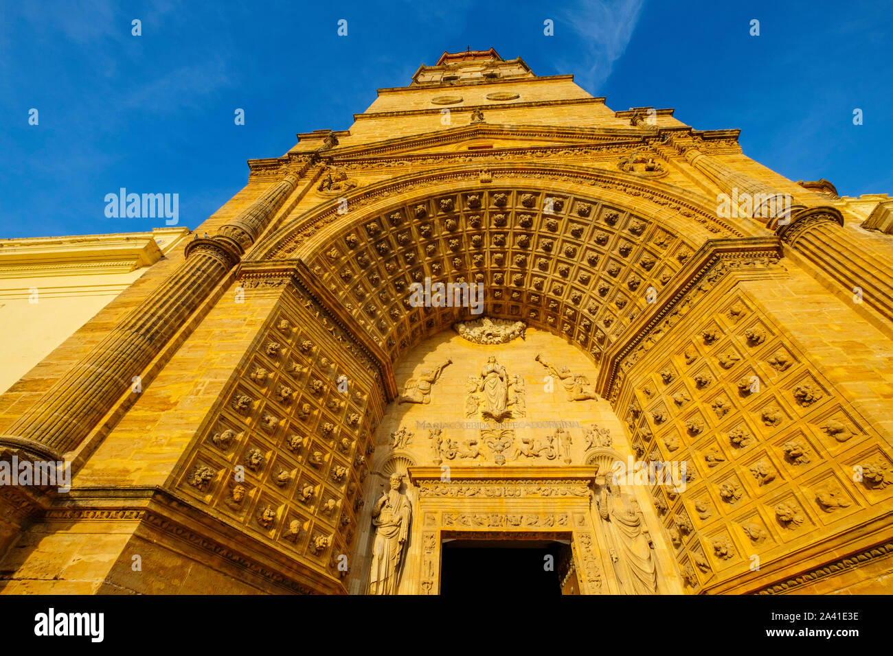 L'église de style gothique de Santa María de la Mesa, Utrera. La province de Séville. Le sud de l'Andalousie, espagne. L'Europe Banque D'Images