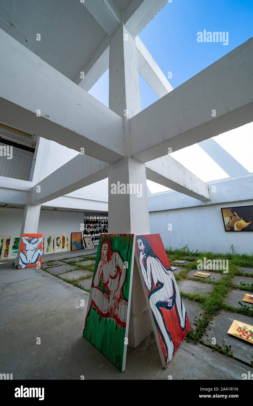 Art en exposition au Centre des arts créatifs de Jockey Club Jccac dans Shek Kip Mei à Kowloon, Hong Kong. Banque D'Images