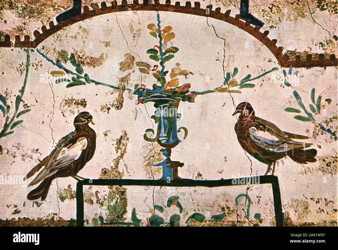 La décoration dans les catacombes de Praetextatus sur la Via Appia, Rome,  Italie, (1928). "Début du 3e siècle de notre ère..détail, les pigeons avec  cantharus, d'une fresque à arcades dans la "chambre