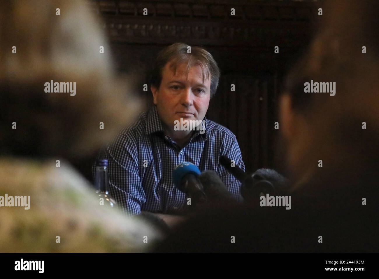 London / UK - 11 octobre 2019 : Richard Ratcliffe parle lors d'une conférence de presse à Westminster après le retour de sa fille Gabriella Zaghari-Ratcliffe au Royaume-Uni ; sa femme Zaghari-Ratcliffe Nazanin reste en prison en Iran Banque D'Images