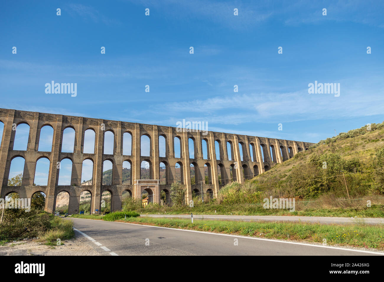 L'aqueduc de Vanvitelli, Caroline l'aqueduc créé pour nourrir l'ensemble de San Leucio et qui prévoit également l'approvisionnement en eau de la Palais Royal de Caserte, Italie Banque D'Images