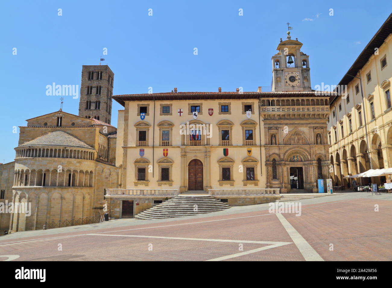 Église Santa Maria della Pieve et Antiquari un palais à la Piazza Grande, à Arezzo, Italie Banque D'Images