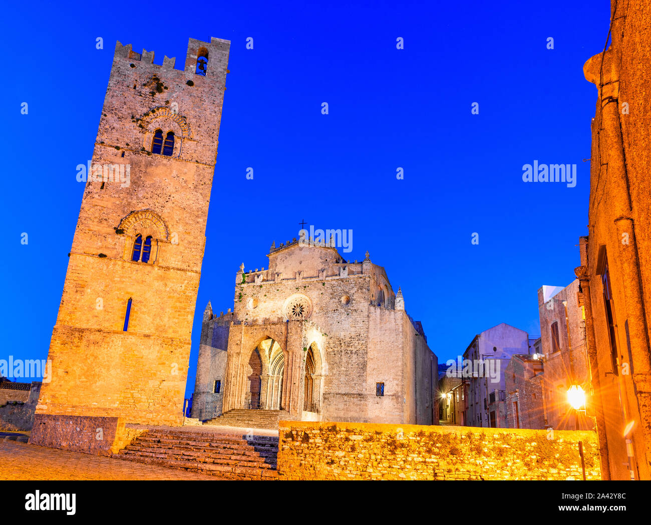 Erice, Sicile, Italie : Duomo dell'Assunta ou Chiesa Madre église principale de la ville médiévale de Erice, Europe Banque D'Images