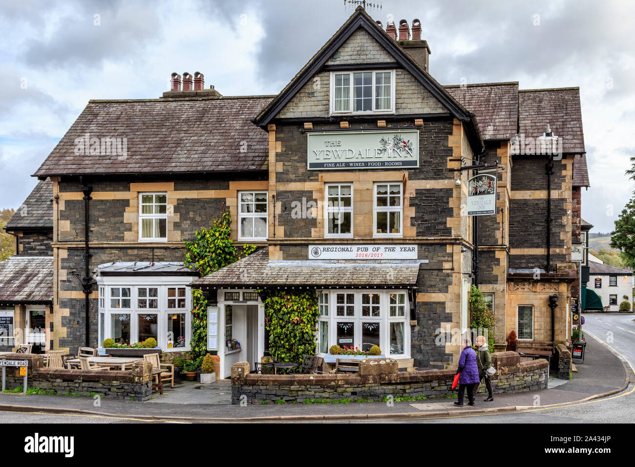 L'yewdale, coniston hotel centre ville, parc national de lake District, Cumbria, England, UK go Banque D'Images