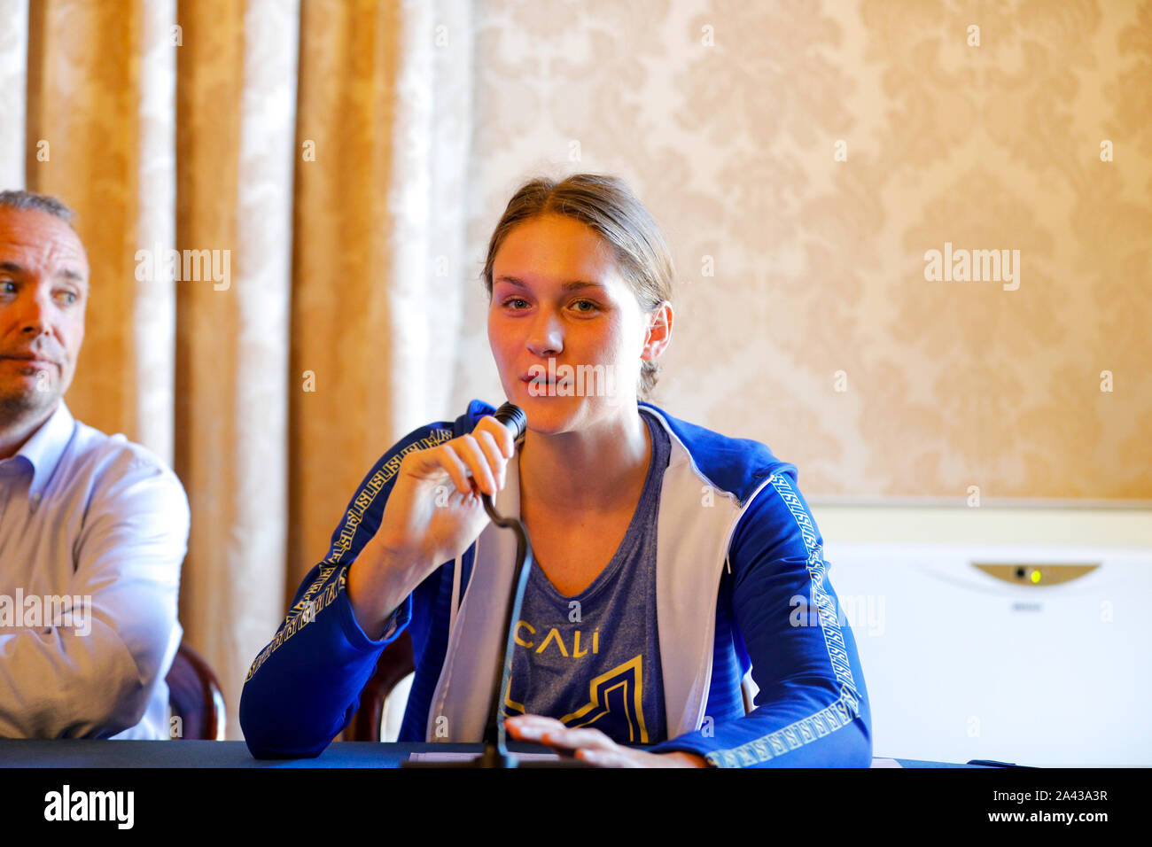 Naples, Campanie, Italie. Oct 11, 2019. Le 11/10/2019 Naples, Palazzo San Giacomo, Ligue internationale de natation conférence de presse. La terre des étoiles à Naples.Dans l'image : le nageur de l'équipe américaine Olivia Smoliga. Crédit : Fabio Sasso/ZUMA/Alamy Fil Live News Banque D'Images