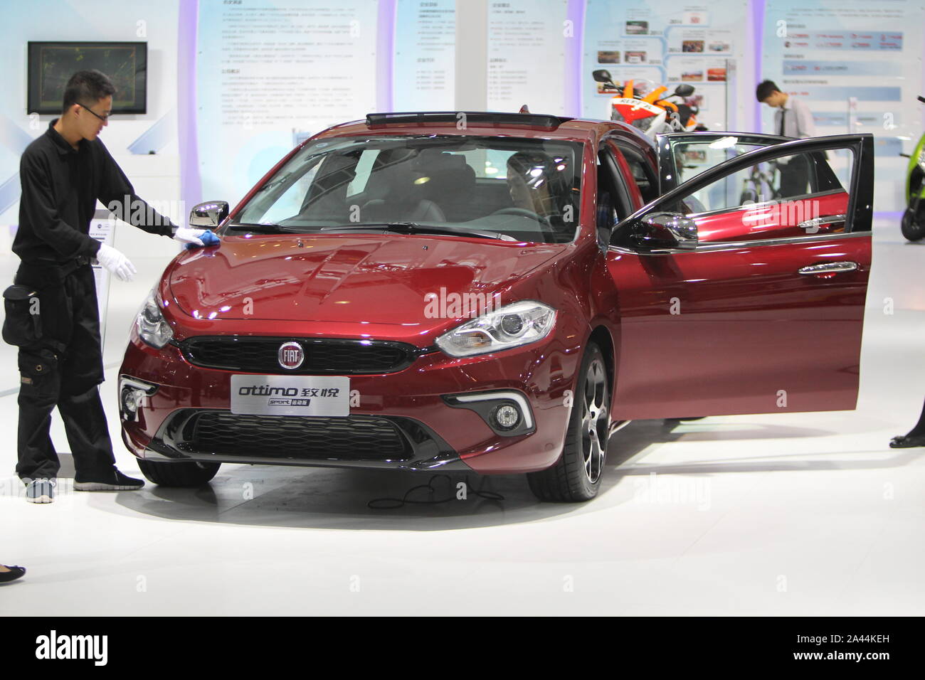 --FILE--une Fiat Ottimo de Fiat Chrysler, est affiché au cours du 12ème Chine (Guangzhou) Exposition internationale de l'automobile, également connu sous le nom de Auto Guangzh Banque D'Images