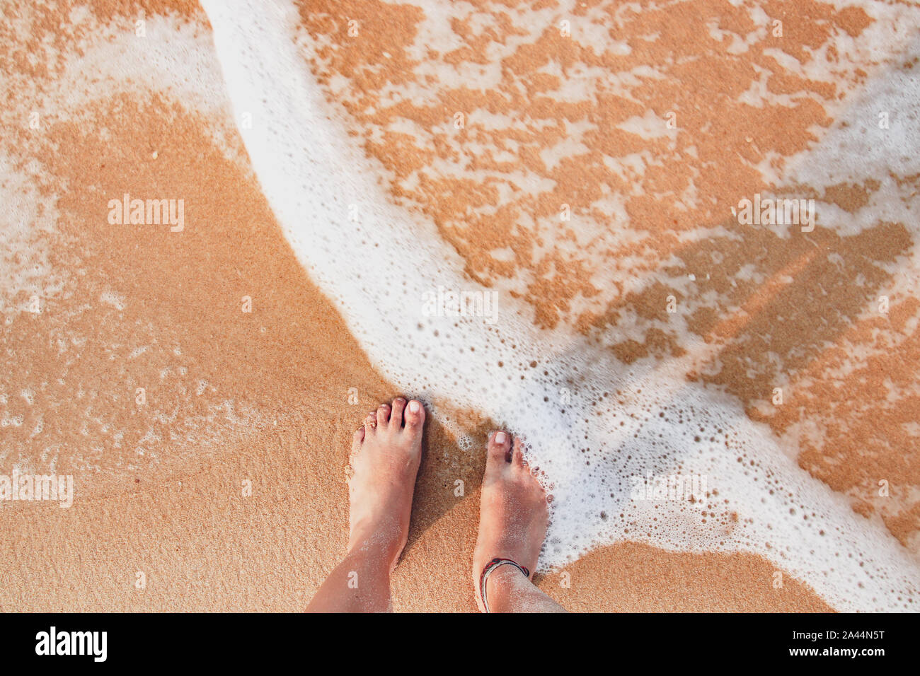 Passer un moment de détente à la plage un jour d'été et d'être l'un avec la nature pour de stress Banque D'Images