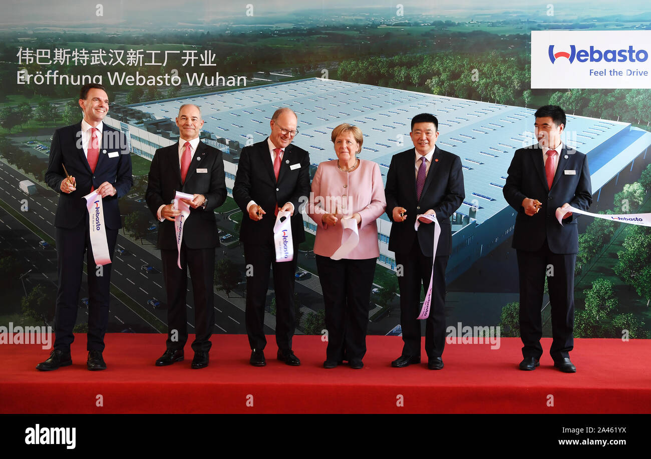 La chancelière allemande Angela Merkel de Webasto visites nouvelle usine à Wuhan, province du Hubei en Chine centrale, le 7 septembre 2019. Banque D'Images