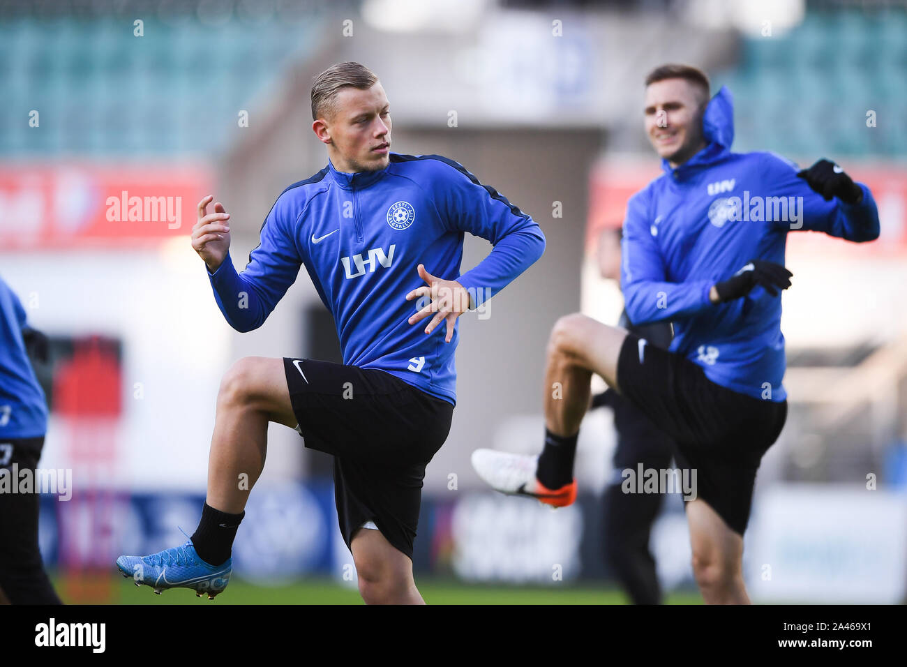 Tallinn, Estonie. 12 octobre, 2019. Erik Sorga (Estonie, l.). GES/football/Championnat d'Qualification : Formation & Conférence de presse de l'Équipe nationale d'Estonie, 12.10.2019 Football/soccer : qualificatifs européens : Session de formation et conférence de presse de l'Équipe nationale d'Estonie, l'emplacement, le 12 octobre 2019 | Conditions de crédit dans le monde entier : dpa/Alamy Live News Banque D'Images