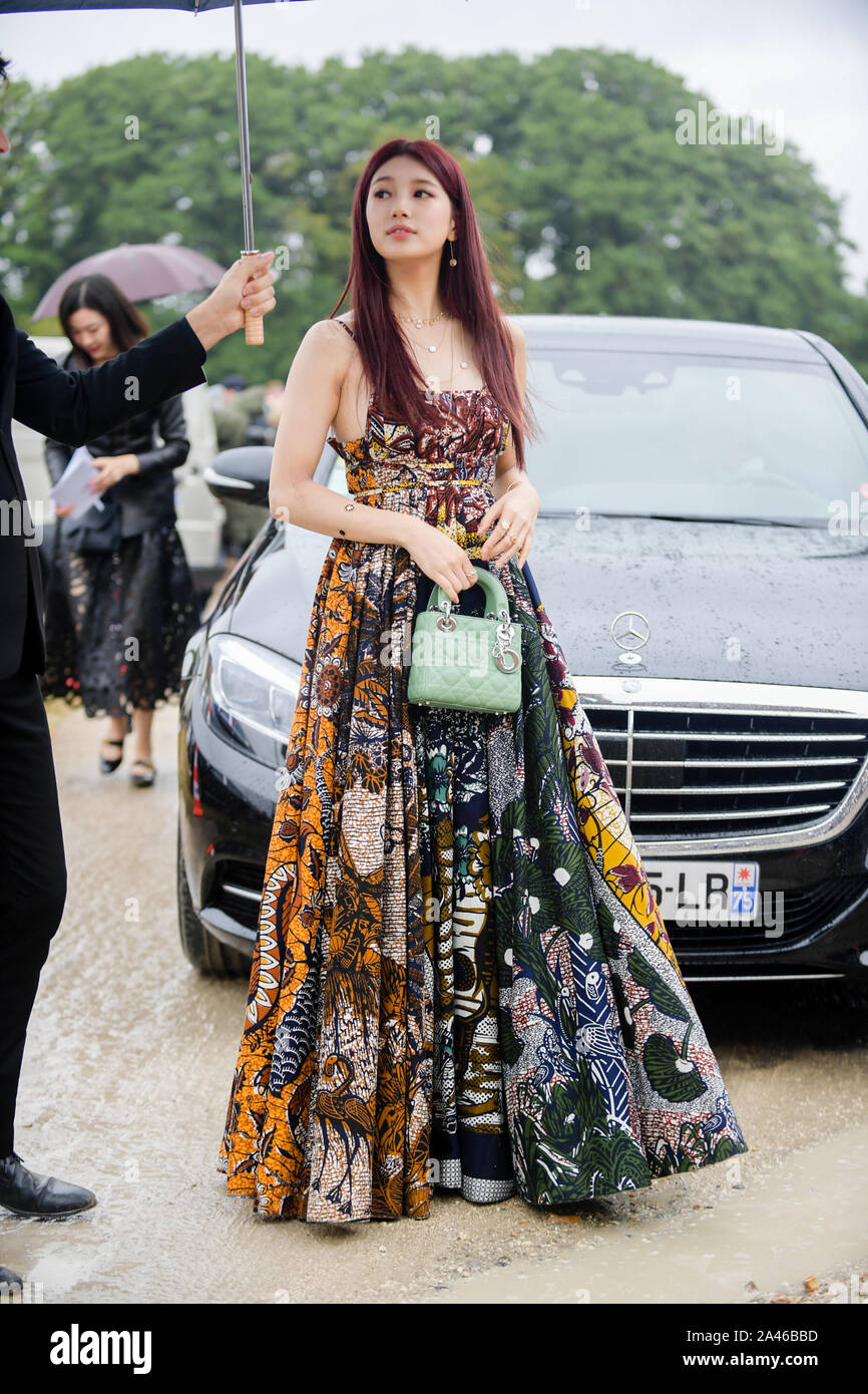 Chanteuse et actrice sud-coréen Bae Susy, mieux connu par les mononym Suzy, assiste à la Christian Dior Femme Printemps/Été 2020 show au cours de la P Banque D'Images