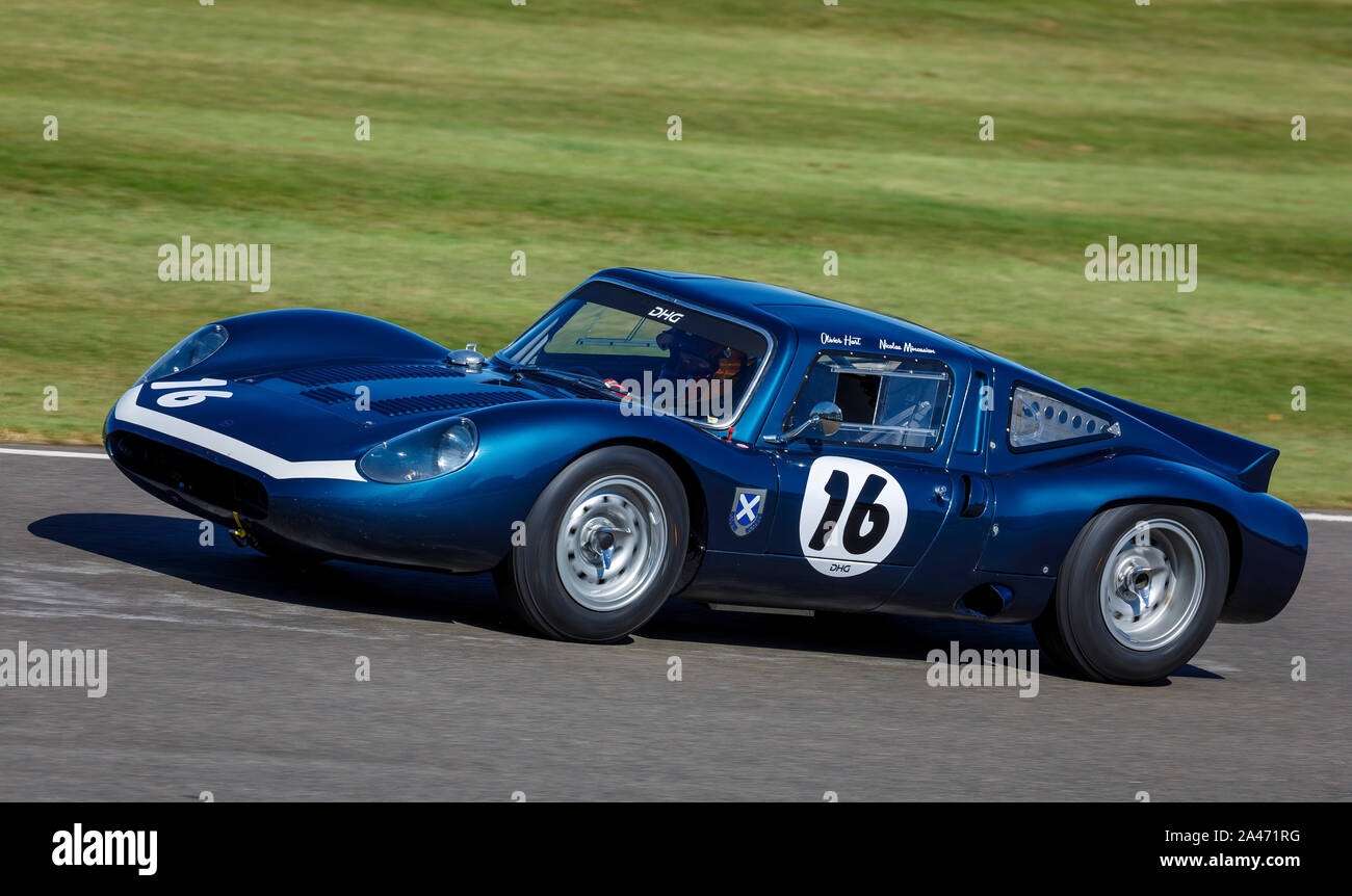 1963 Tojeiro-Ford avec chauffeur David Hart au cours de la célébration de l'ACFC TT course au Goodwood Revival 2019, Sussex, UK. Banque D'Images