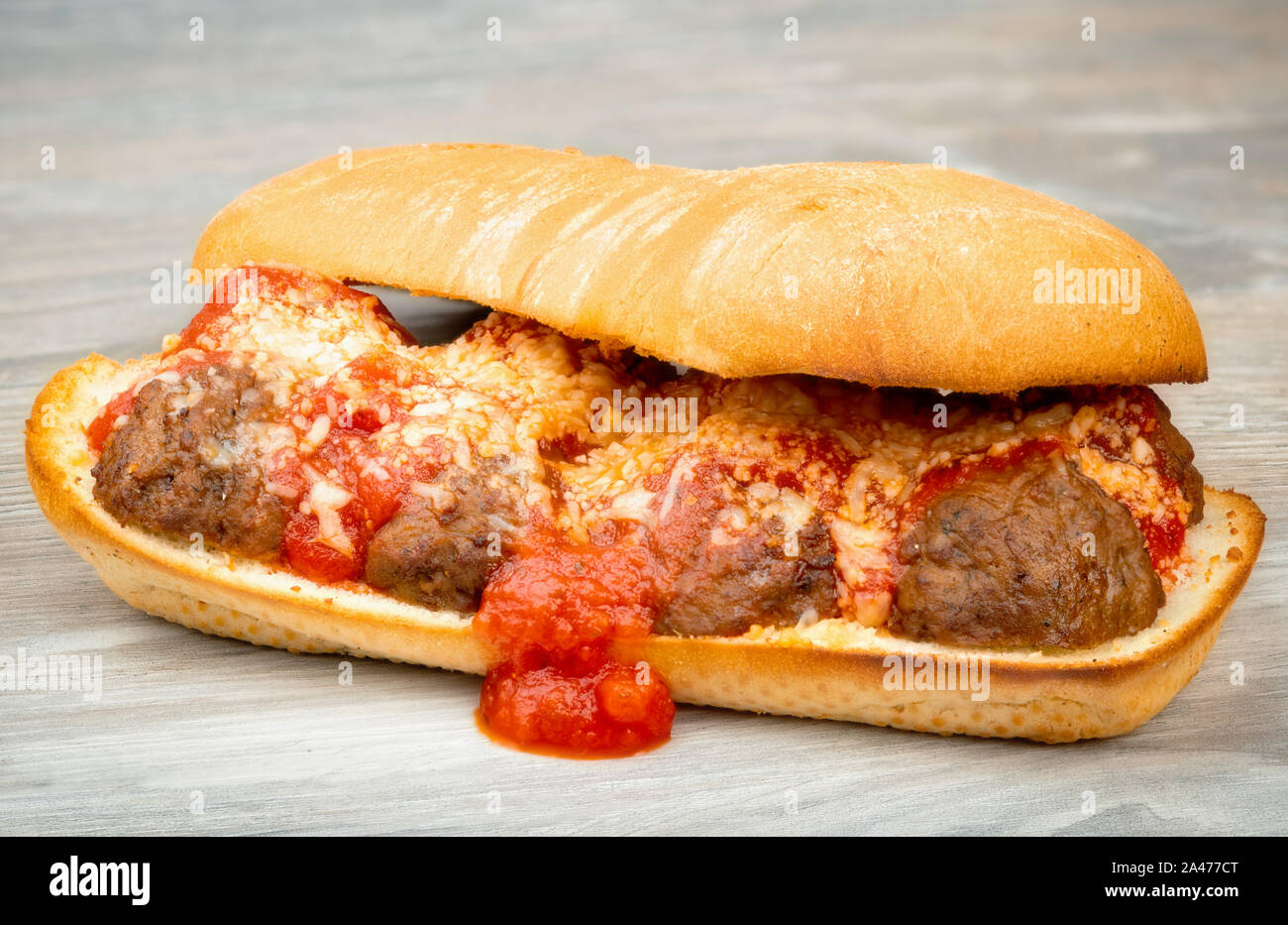 Délicieux déjeuner meatball sandwich avec sauce tomate Banque D'Images