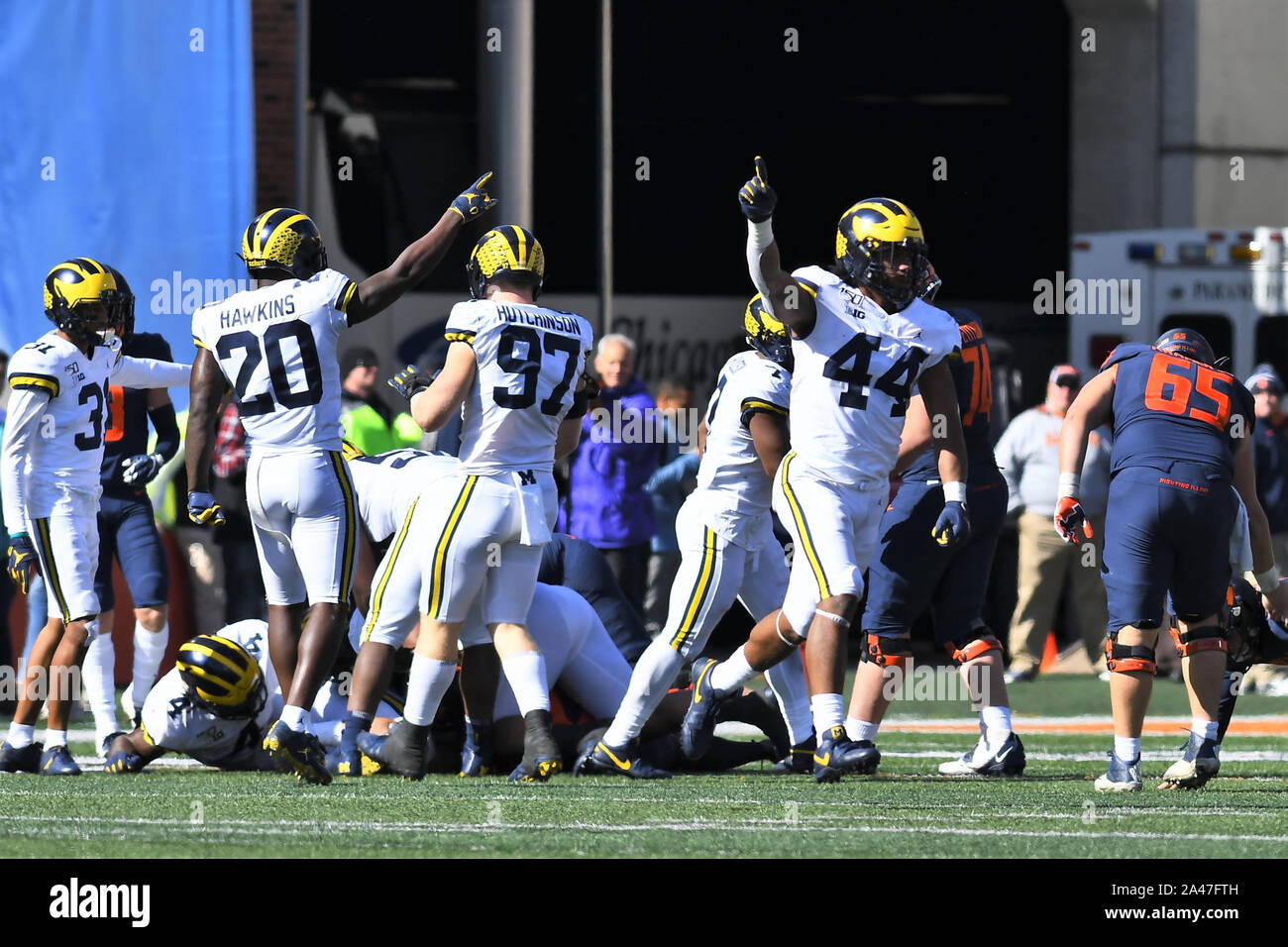 Champaigne, Illinois, USA. 12 octobre, 2019. [Dvd] en action au cours de la conférence Big Ten NCAA Football jeu entre l'Illinois vs Michigan au Memorial Stadium de Champaigne, l'Illinois. Dean Reid/CSM/Alamy Live News Banque D'Images