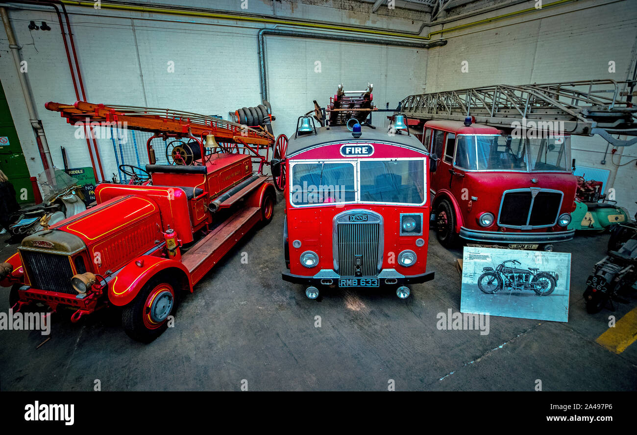 Véhicules d'incendie sur l'affichage à l'échelon national Museums Liverpool dans le cadre d'une exposition sur l'histoire des transports de Liverpool avec un éventail de véhicules construits dans et autour de Liverpool. Banque D'Images