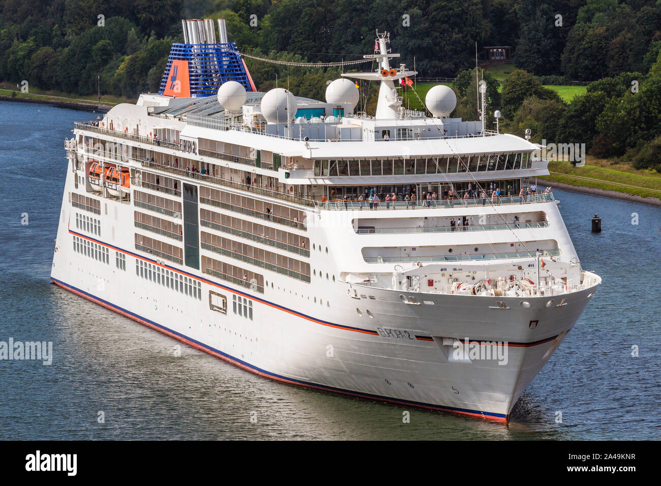 Cruiseship Europa 2 passage du canal de Kiel Banque D'Images