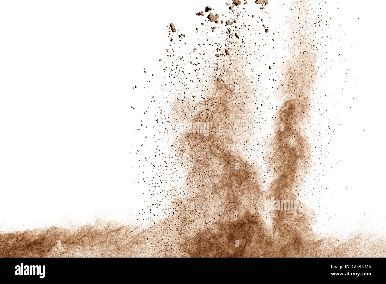 Nuage d'explosion de poussière brune.Brown Splatter particules sur fond blanc. Banque D'Images