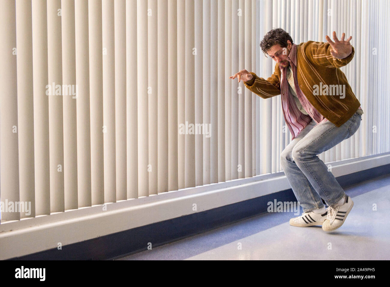 JAMES FREY EN UN MILLION DE PETITS MORCEAUX (2018), réalisé par SAM TAYLOR-JOHNSON. Photo crédit : La Société / Warner Bros / GROS, JEFF / Album Banque D'Images