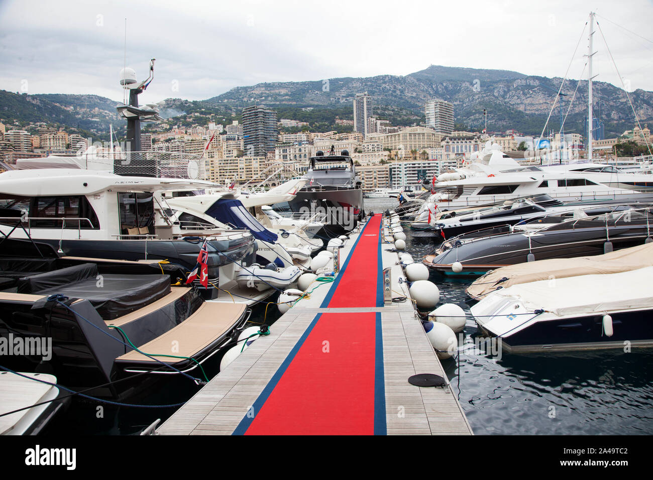 Tapis rouge pour les bateaux de luxe dans le port de Monte Carlo, Monaco. Jeppe Photo Gustafsson Banque D'Images