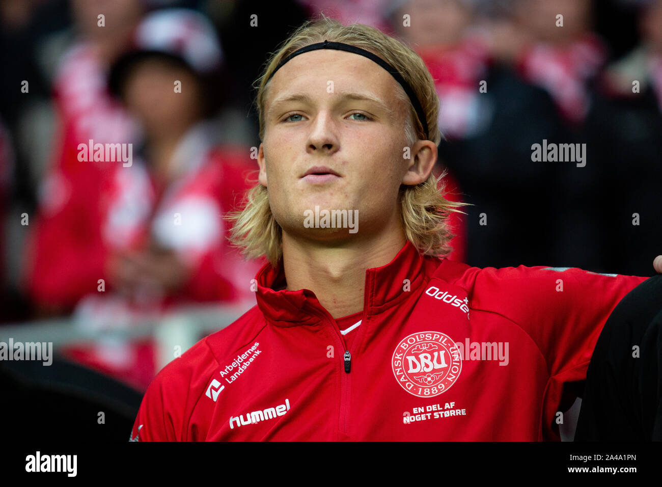 Copenhague, Danemark. 12 octobre, 2019. Danemark, Copenhague. 12e, octobre 2019. Kasper Dolberg de Danemark vu pendant l'hymne national danois, avant l'EURO 2020 match de qualification entre le Danemark et la Suisse à Telia Parken de Copenhague. (Photo crédit : Gonzales Photo/Alamy Live News Banque D'Images