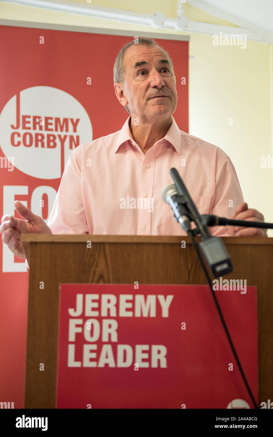 Camley Street Parc Naturel, Londres, Royaume-Uni. 7 Août, 2015. Direction du travail contender MP Jeremy Corbyn lance ses politiques en faveur de l'environnement. Banque D'Images