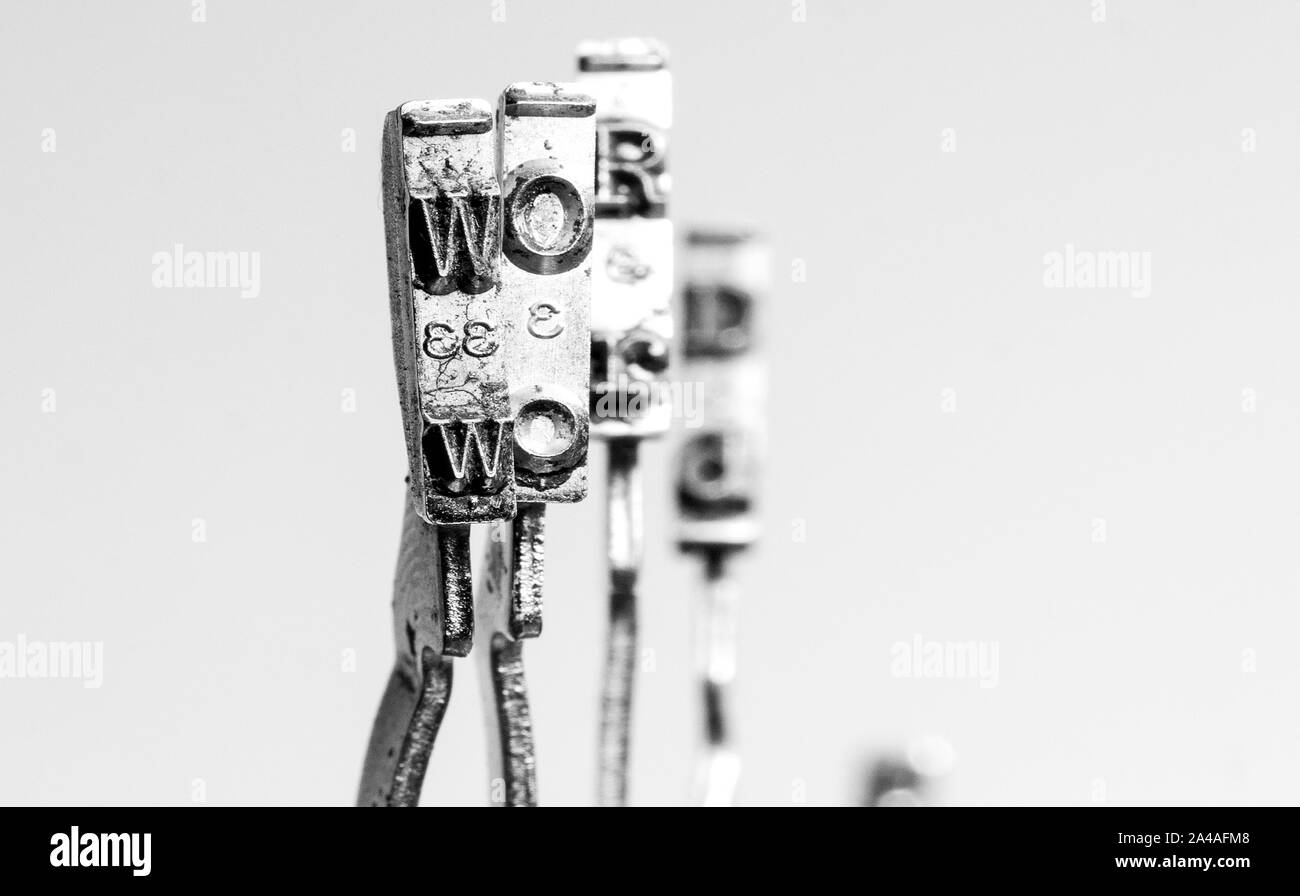 Vieille machine à écrire des marteaux et le mot Banque D'Images