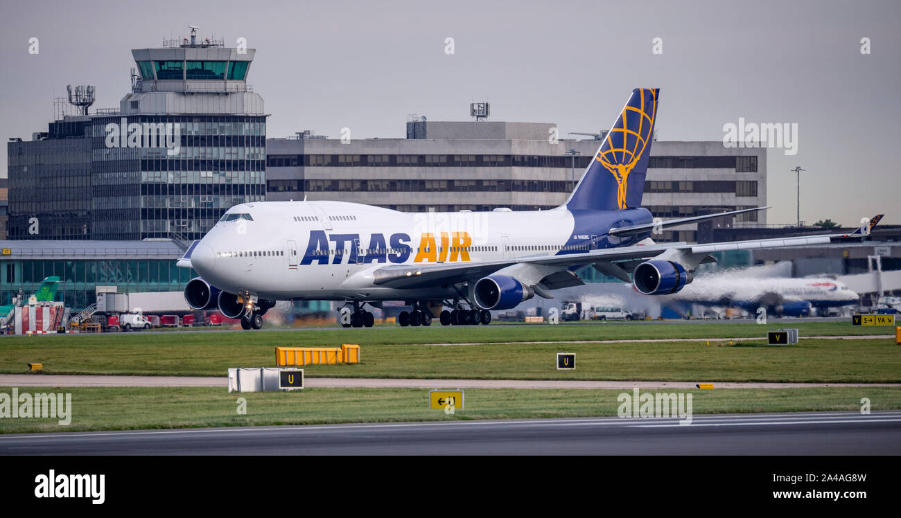 Atlas Air N480MC, Boeing, 747-422, Thomas Cook vol de rapatriement à l'aéroport de Manchester Banque D'Images