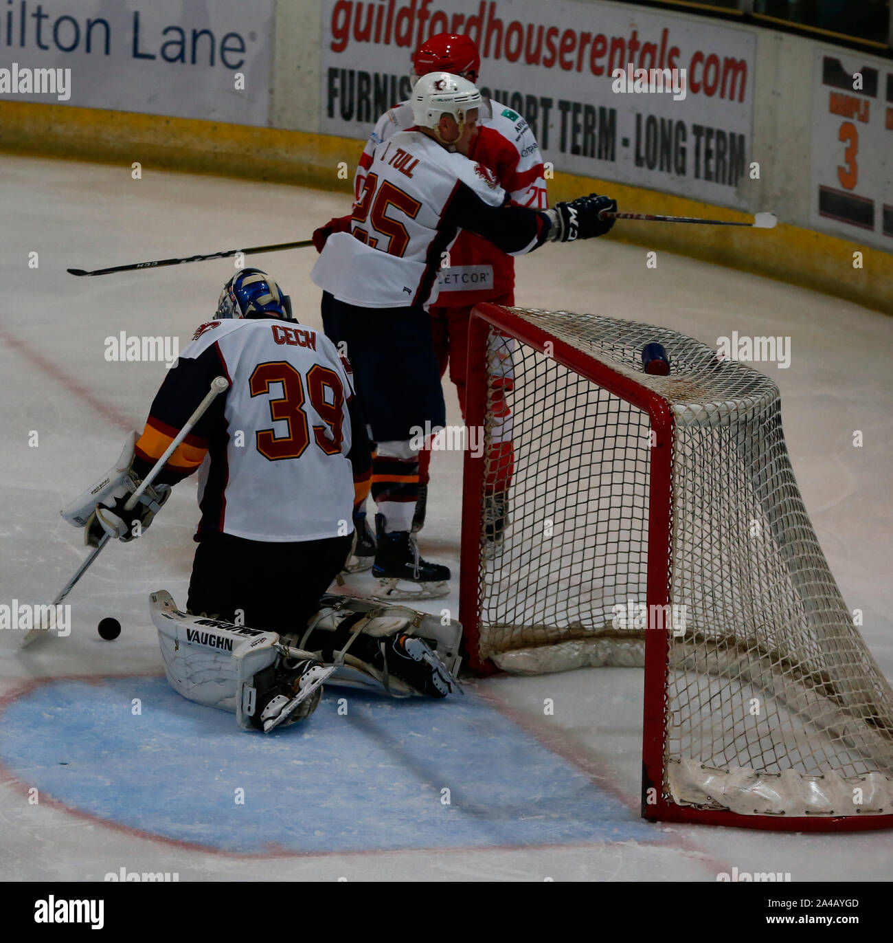 Guildford, Royaume-Uni. 13 Oct, 2019. GUILDFORD, Angleterre. 13 OCTOBRE : Petr Cech de Guildford Phoenix ex joueur de Chelsea et Arsenal au cours de la Ligue de hockey sur glace entre Guildford et Swindon Wildcats 2 Phoenix à Guildford Spectrum Stadium à Guildford, Angleterre le 13 octobre 2019 : Crédit photo Action Sport/Alamy Live News Banque D'Images