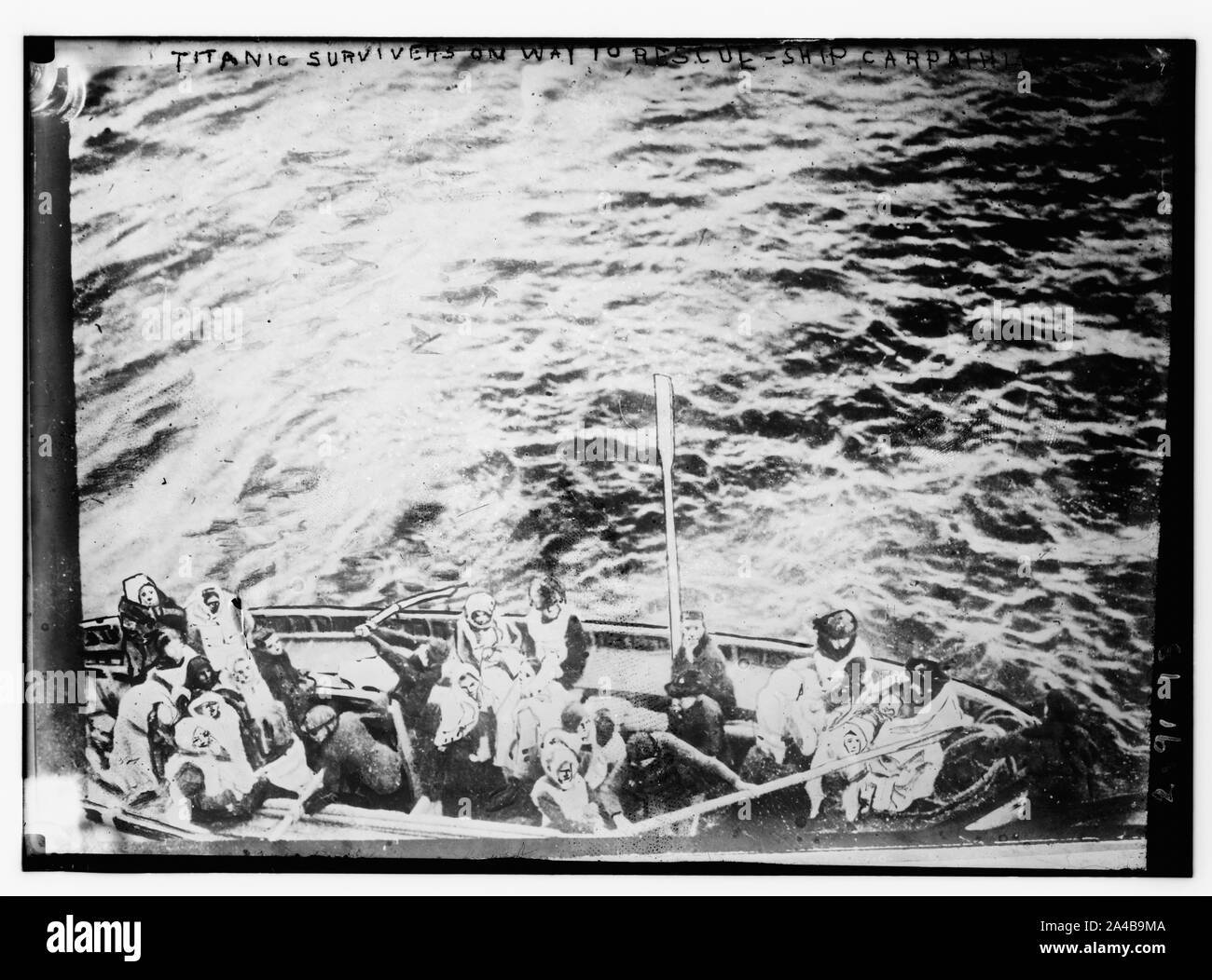 Les survivants du Titanic sur moyen de sauvetage-navire CARPATHIA Banque D'Images
