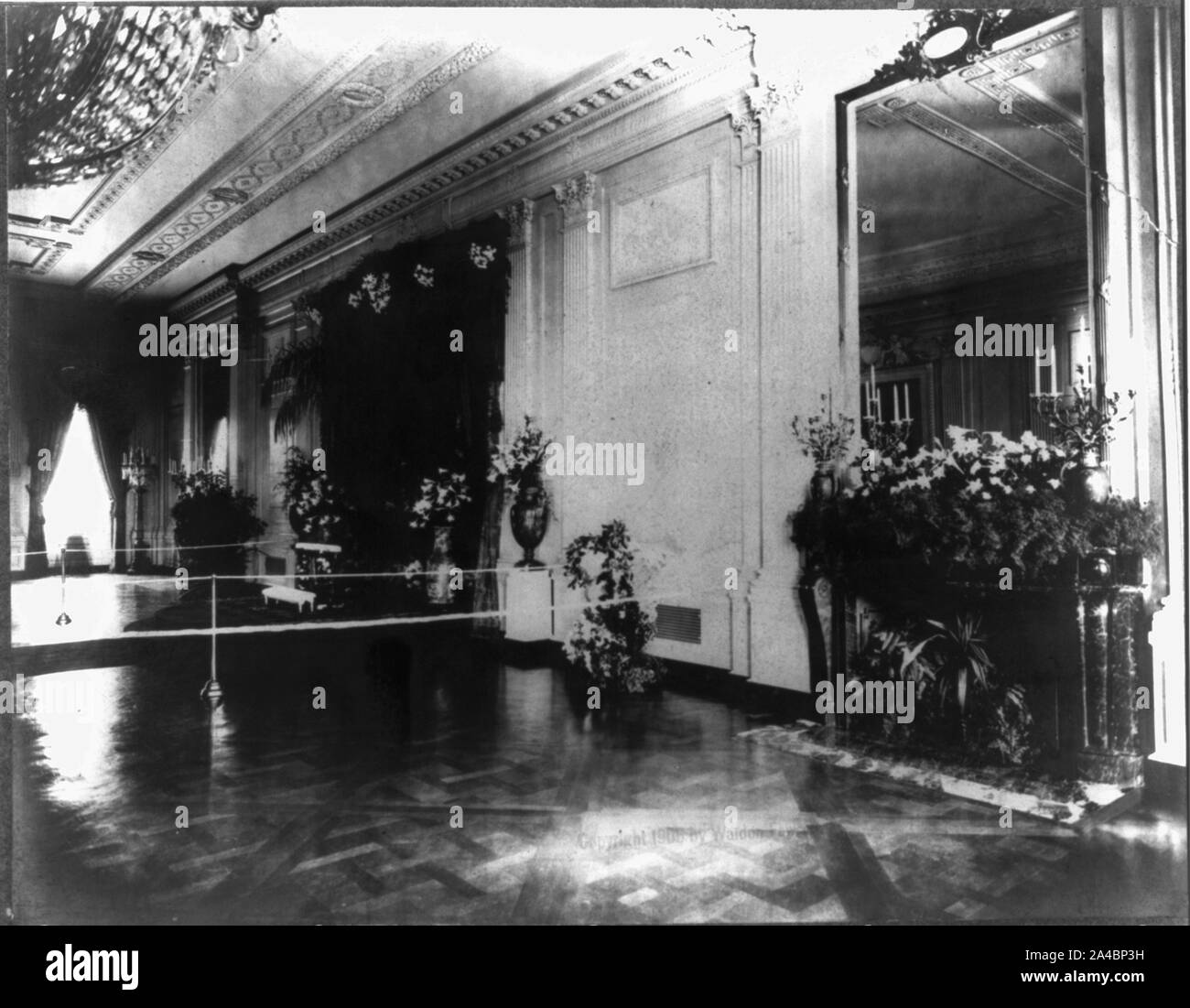 L'East Room de la Maison blanche décorée pour Alice Roosevelt's wedding, 17 févr. 1906 Banque D'Images