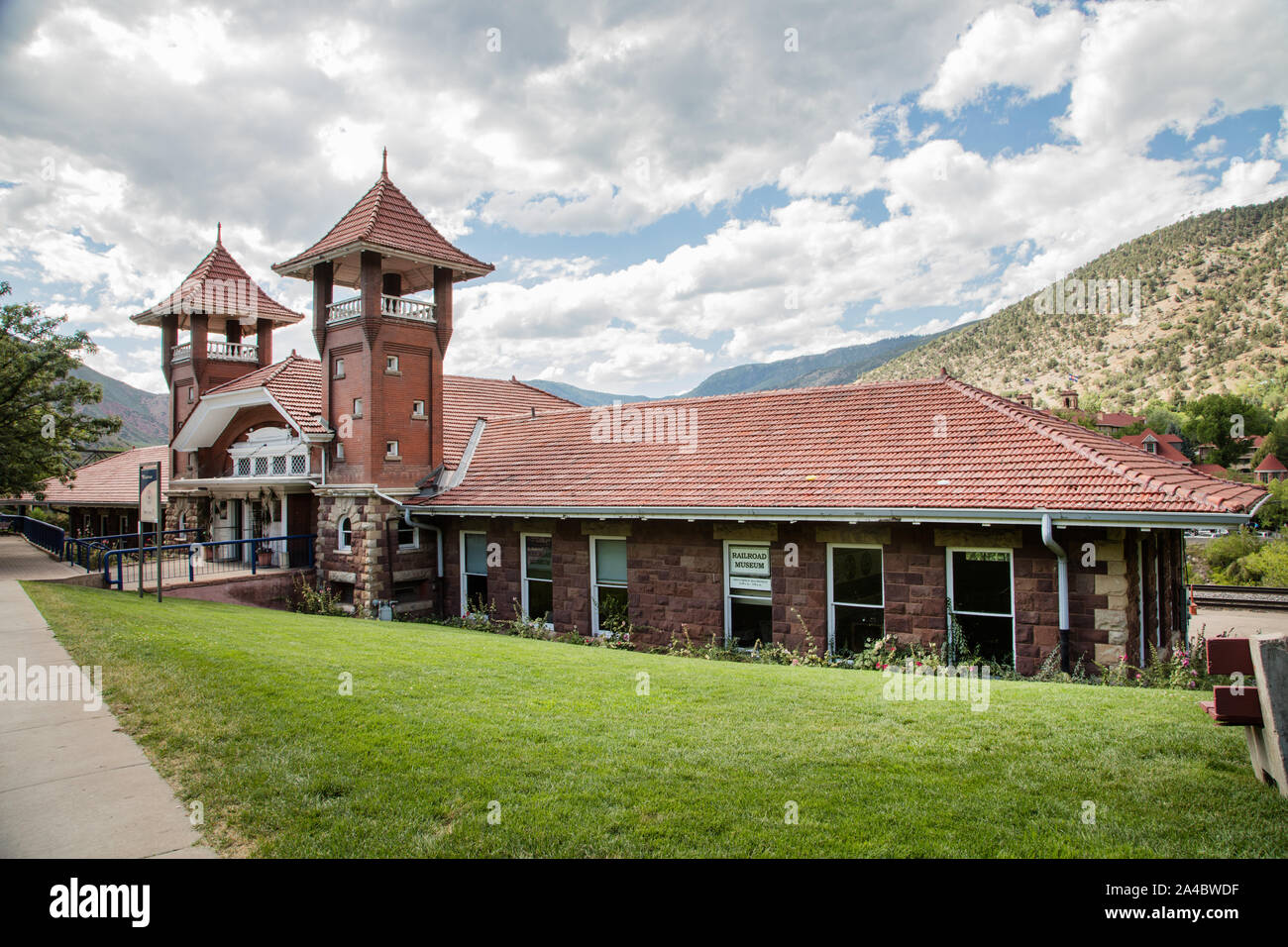 Le Glenwood Springs, Colorado, train depot, qui abrite aussi le Musée du chemin de Glenwood Banque D'Images