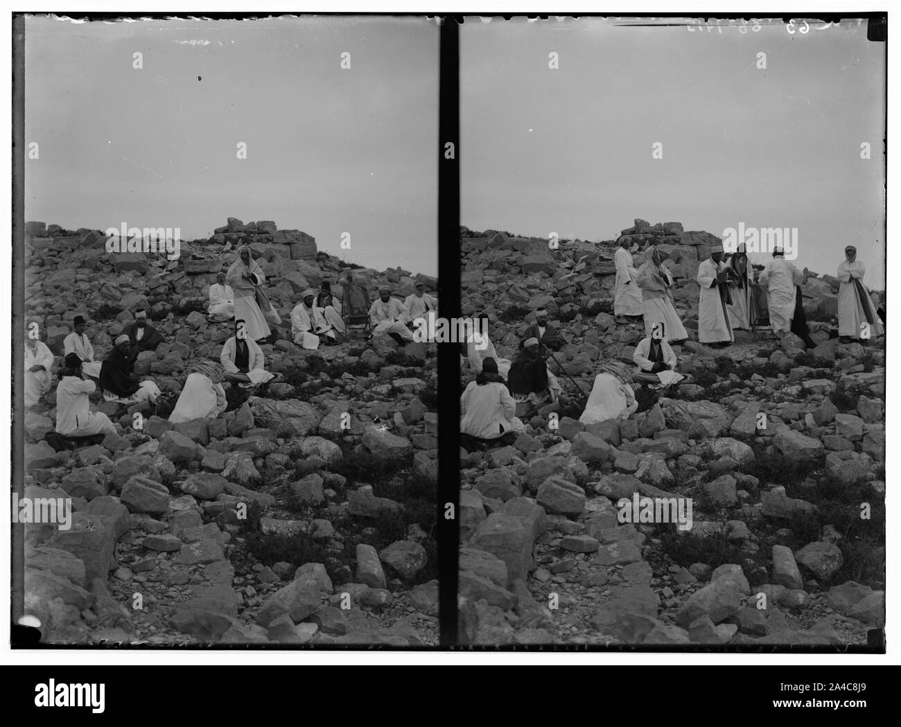 Le Samaritain Pâque sur Mt. Garizim. Tôt le matin la prière après le sacrifice. Banque D'Images