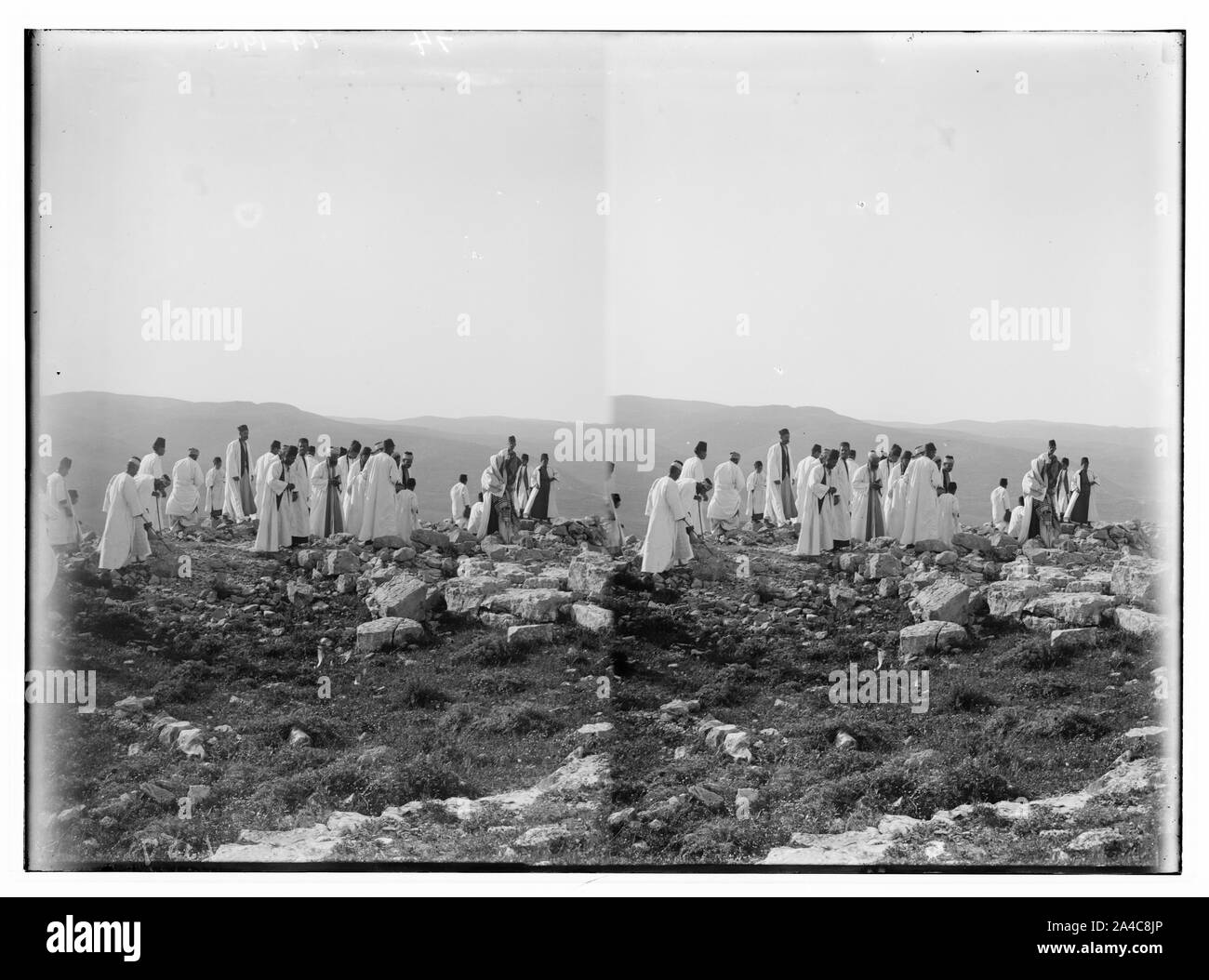Le Samaritain Pâque sur Mt. Garizim. Sur le chemin de l'endroits sacrés sur la montagne. Banque D'Images