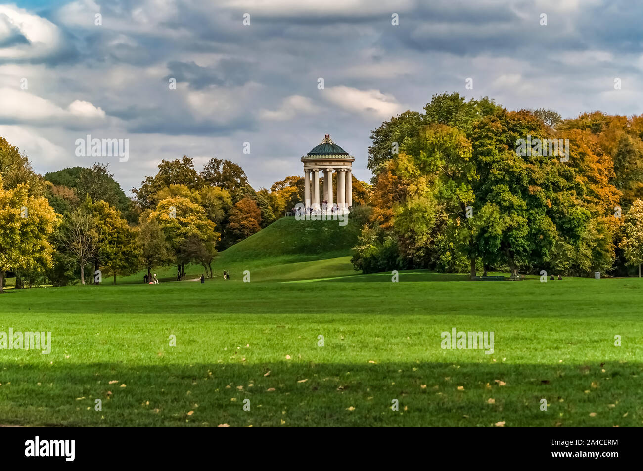 Une belle journée d'automne plein de soleil à l'Englischer Garten. Banque D'Images