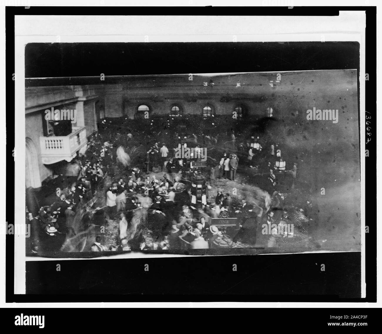 Le parquet de la Bourse de New York, secrètement tourné avec une caméra cachée dans le manchon du photographe Banque D'Images