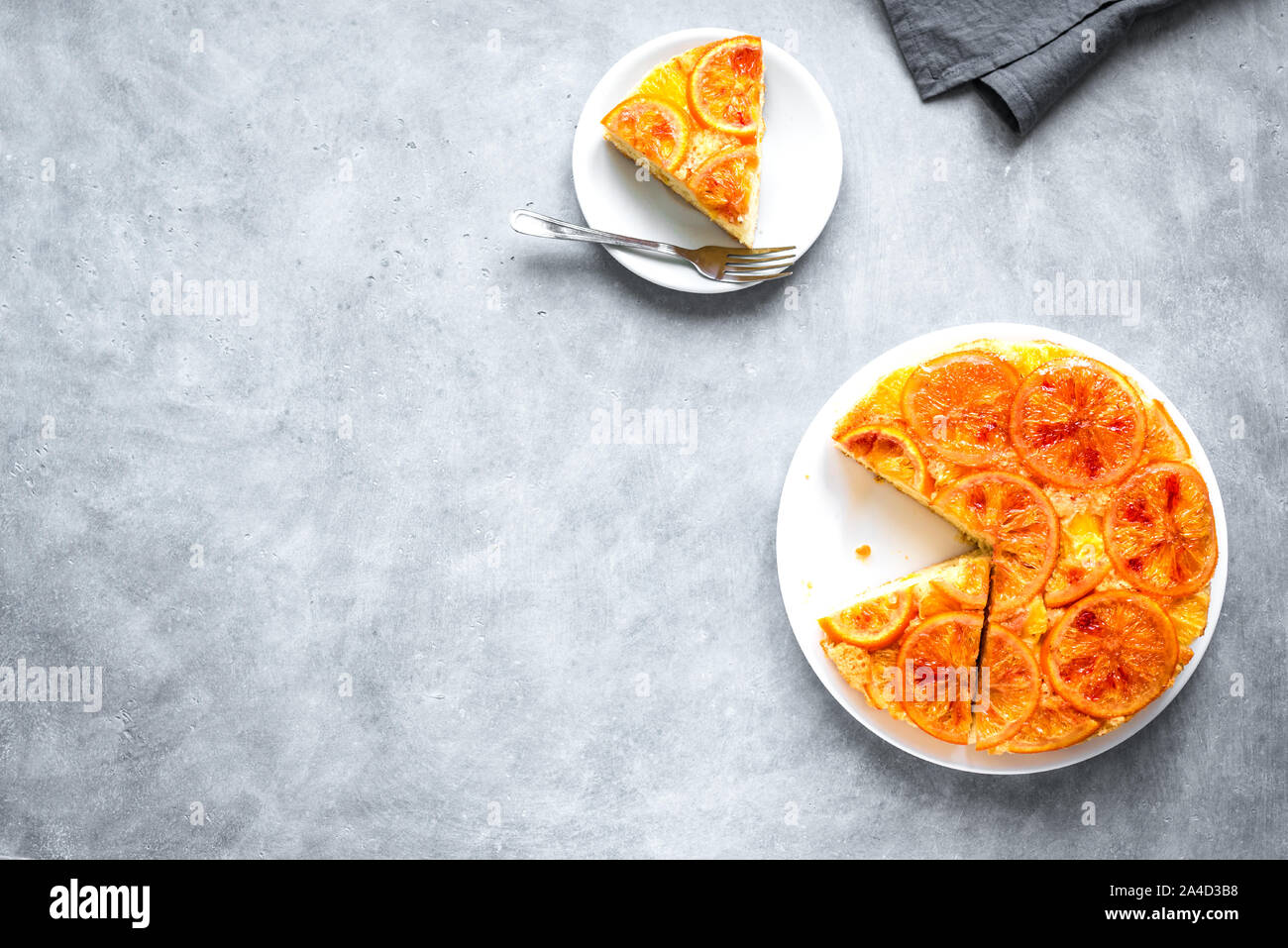Gateau A L Envers Orange Sur Fond Gris L Espace De Copie Gateau Fait Maison Avec Du Sang Les Oranges Les Agrumes Photo Stock Alamy Gateau A L Envers Orange Sur Fond Gris L Espace De Copie Gateau Fait Maison Avec Du Sang Les Oranges Les Agrumes Photo Stock Alamy