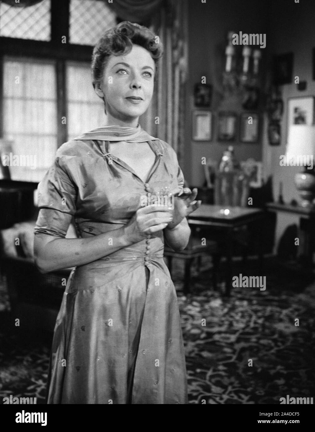 IDA Lupino dans Twilight Zone (1959) -Titre original : la zone crépusculaire-. Credit : CBS-TV / Album Banque D'Images