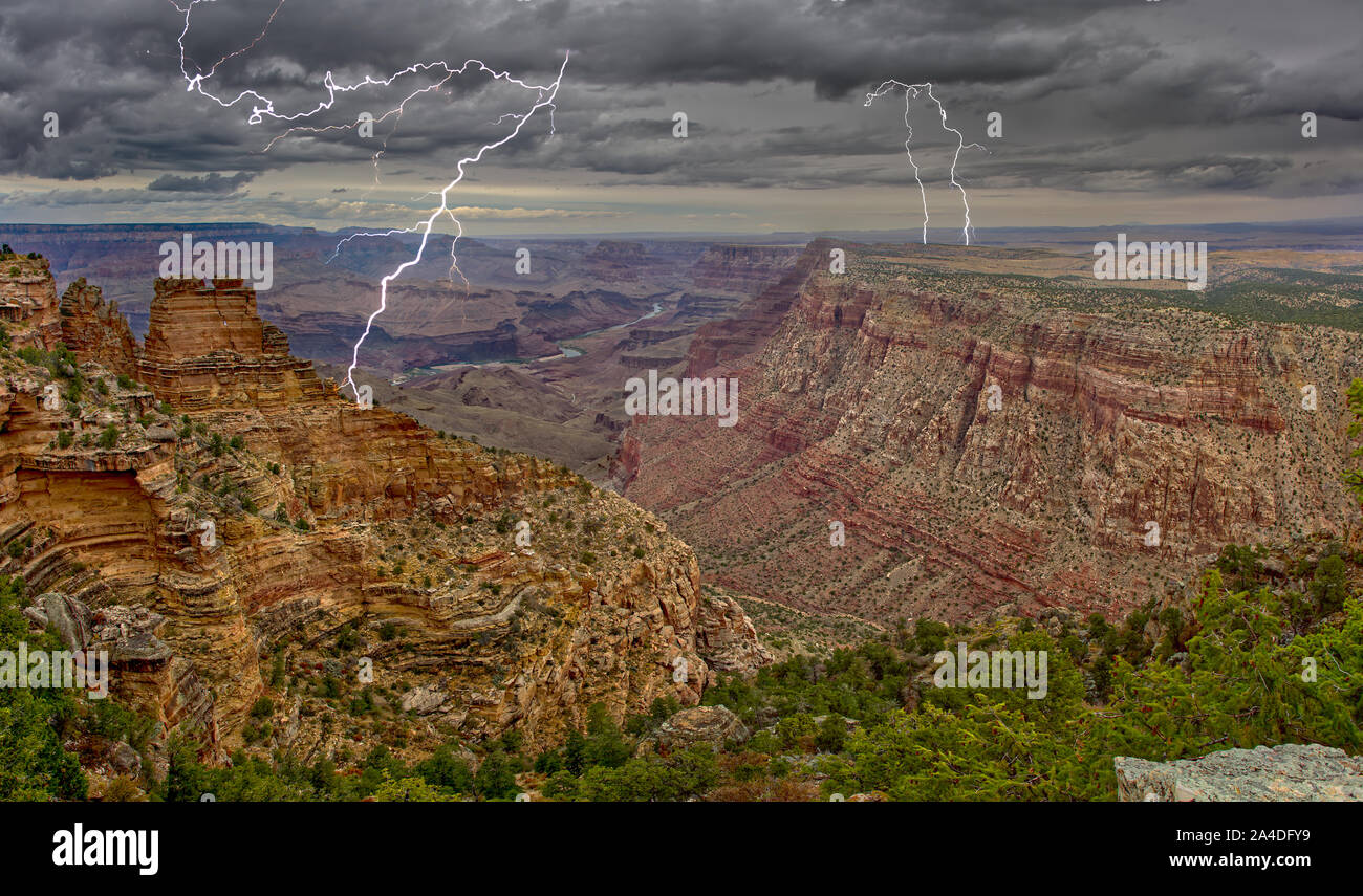 Plus de foudre palissades du désert et Grand Canyon, Arizona, United States Banque D'Images